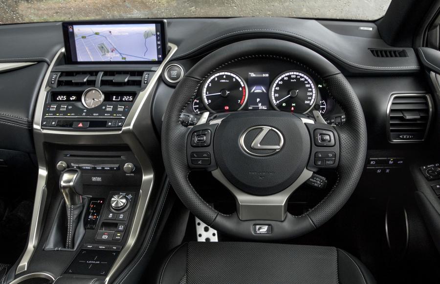 Панель приборов Lexus NX300 F-Sport 2017 года  (AU) (фото 16 из 19)